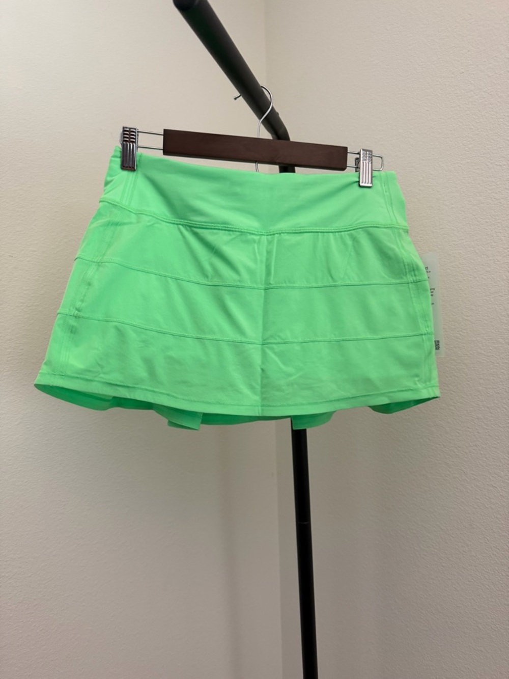 lululemon athletica pistachio Green pace rival Skirt sz 6 mid rise - Picture 3 of 5